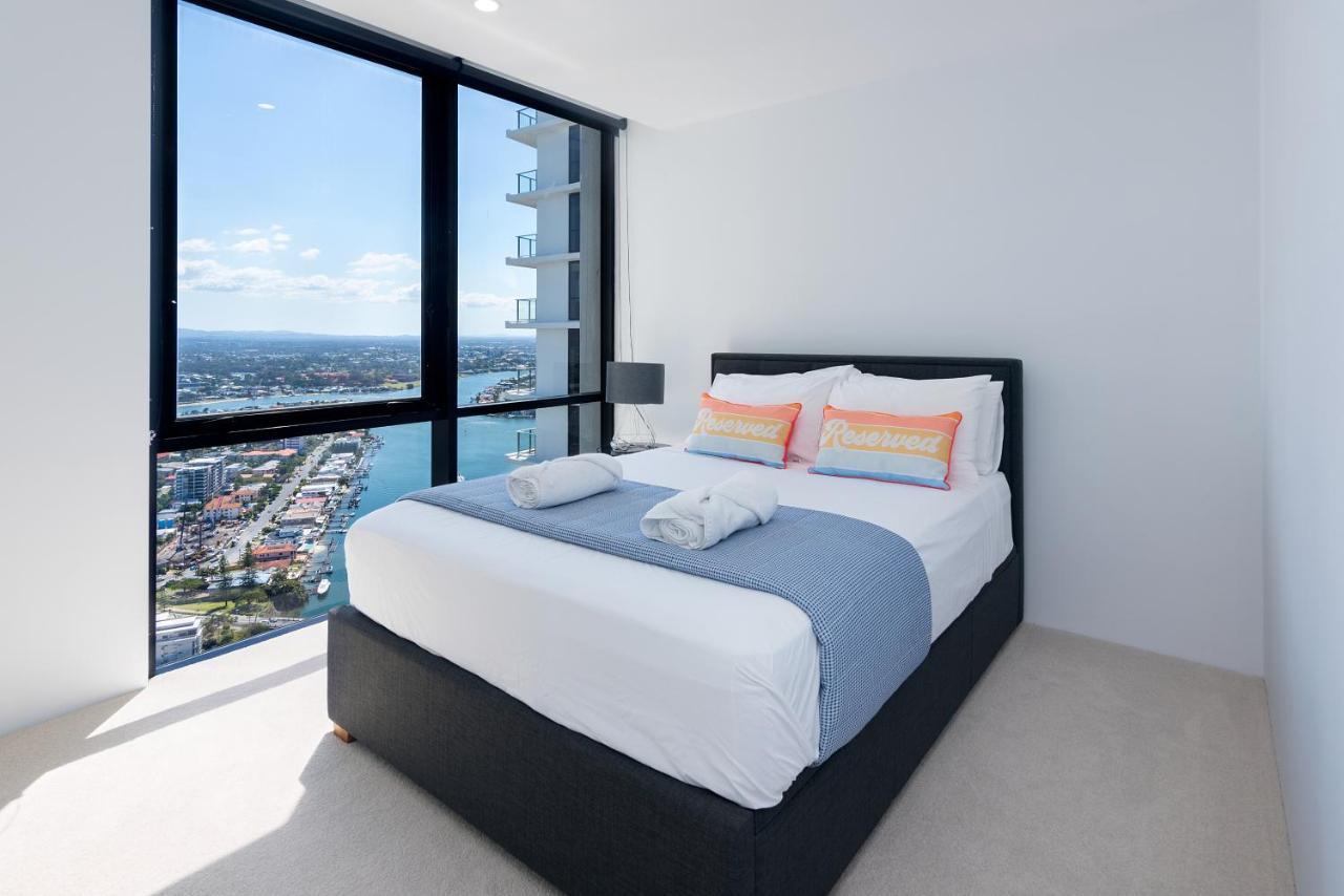 Apartment Circle On Cavill - Hosted By Coastal Letting *