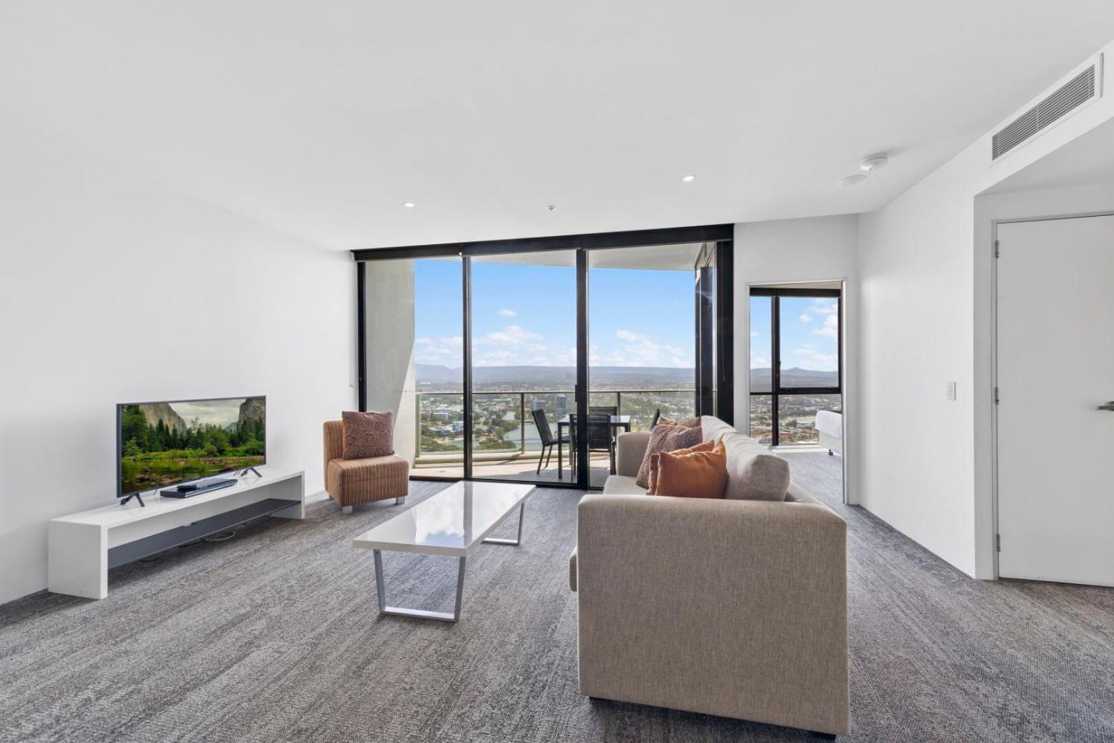 Circle On Cavill - Hosted By Coastal Letting
