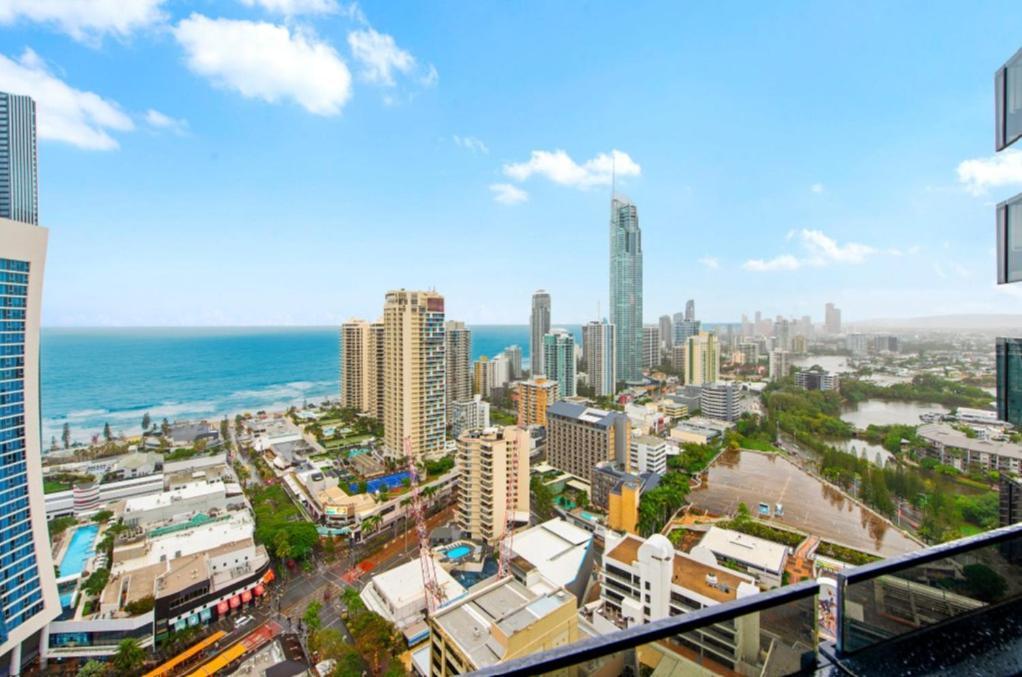 Circle On Cavill - Hosted By Coastal Letting *