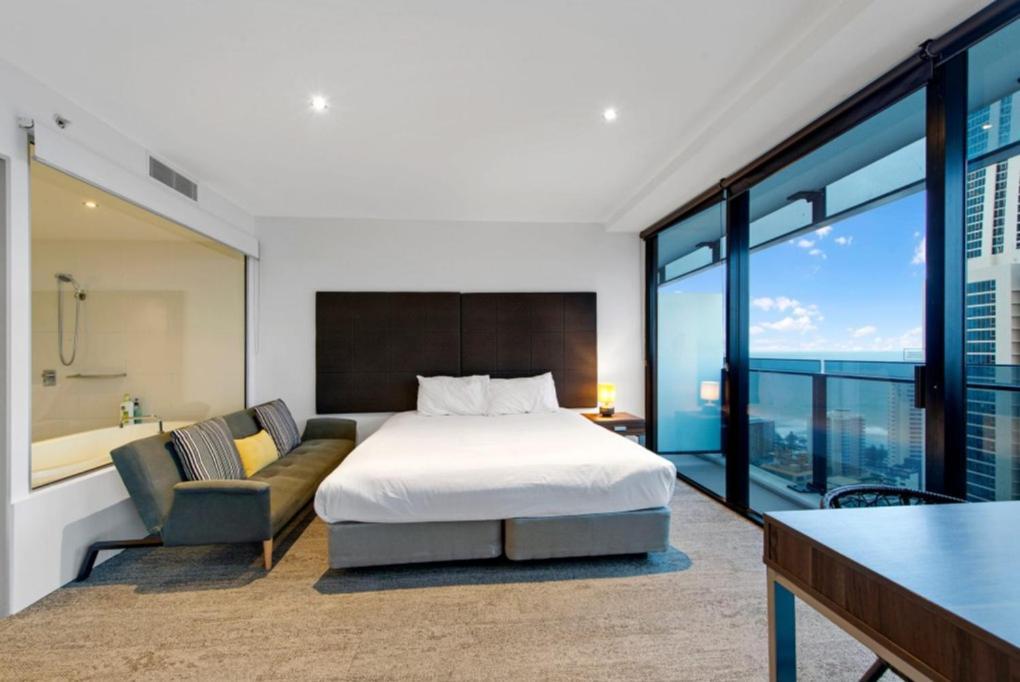 Circle On Cavill - Hosted By Coastal Letting * Gold Coast